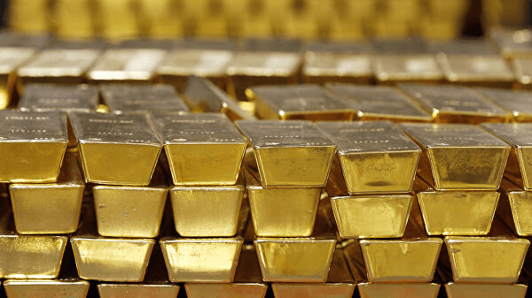 Gold prices decline amid rising US dollar, Fed cut talks